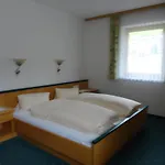 公寓 里贾纳度假屋酒店 *
