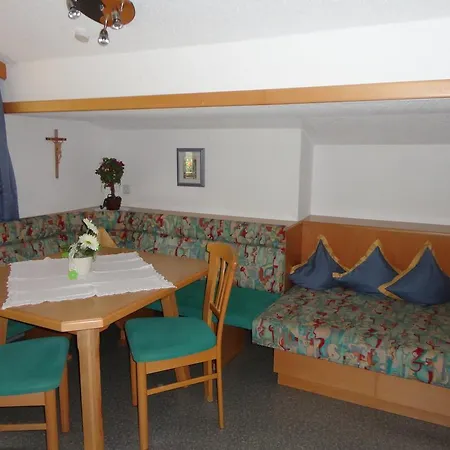 里贾纳度假屋酒店