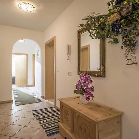Regina Apartman *